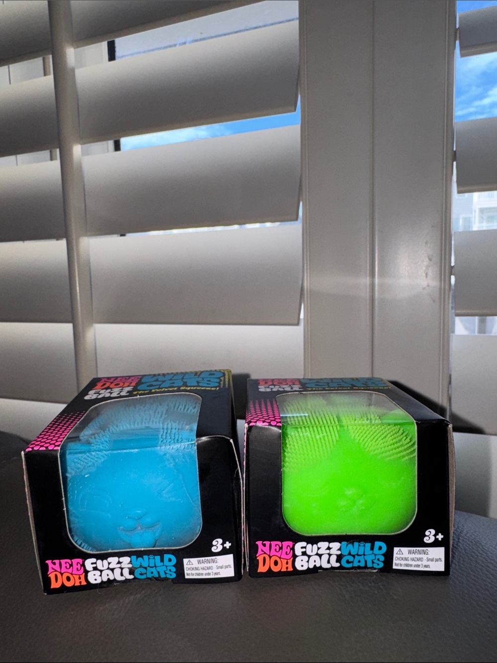 NeeDoh Fuzz Wild Ball Cats - Blue & Neon Green